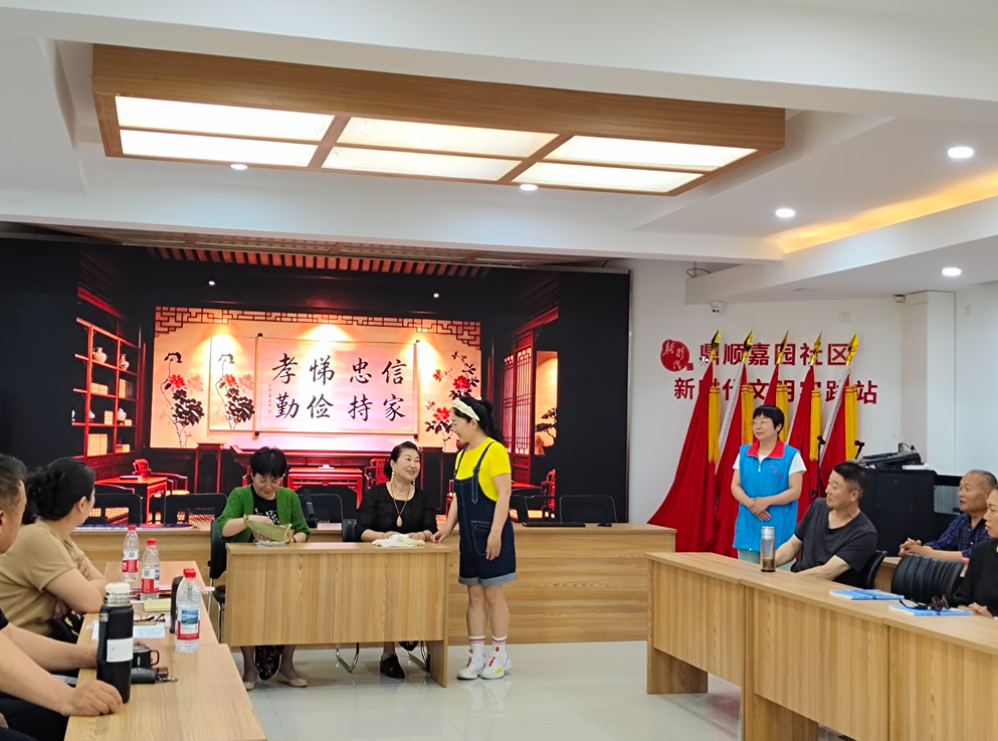 仁和镇鼎顺嘉园社区新时代文明实践站开展“清风传家 立德树人”主题活动